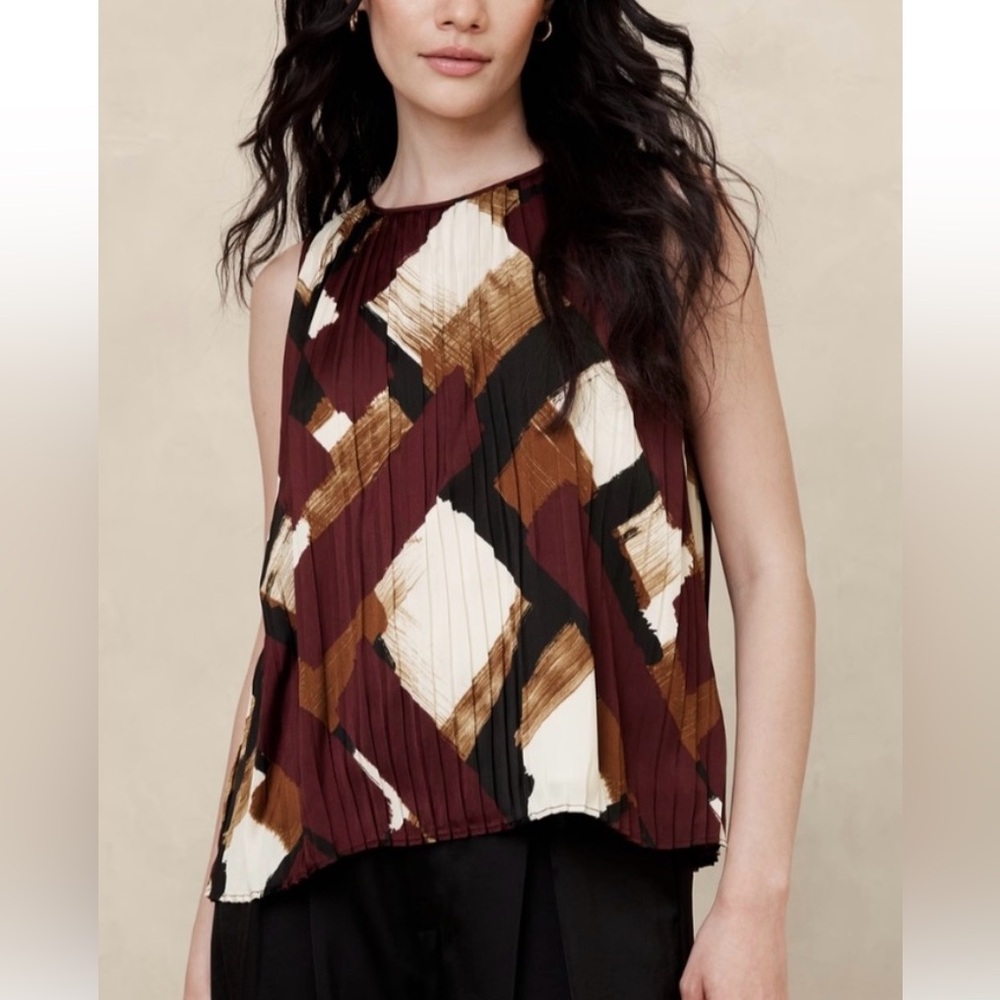 EUC Banana Republic Abstract Print Pleated Sleeveless Top size XS